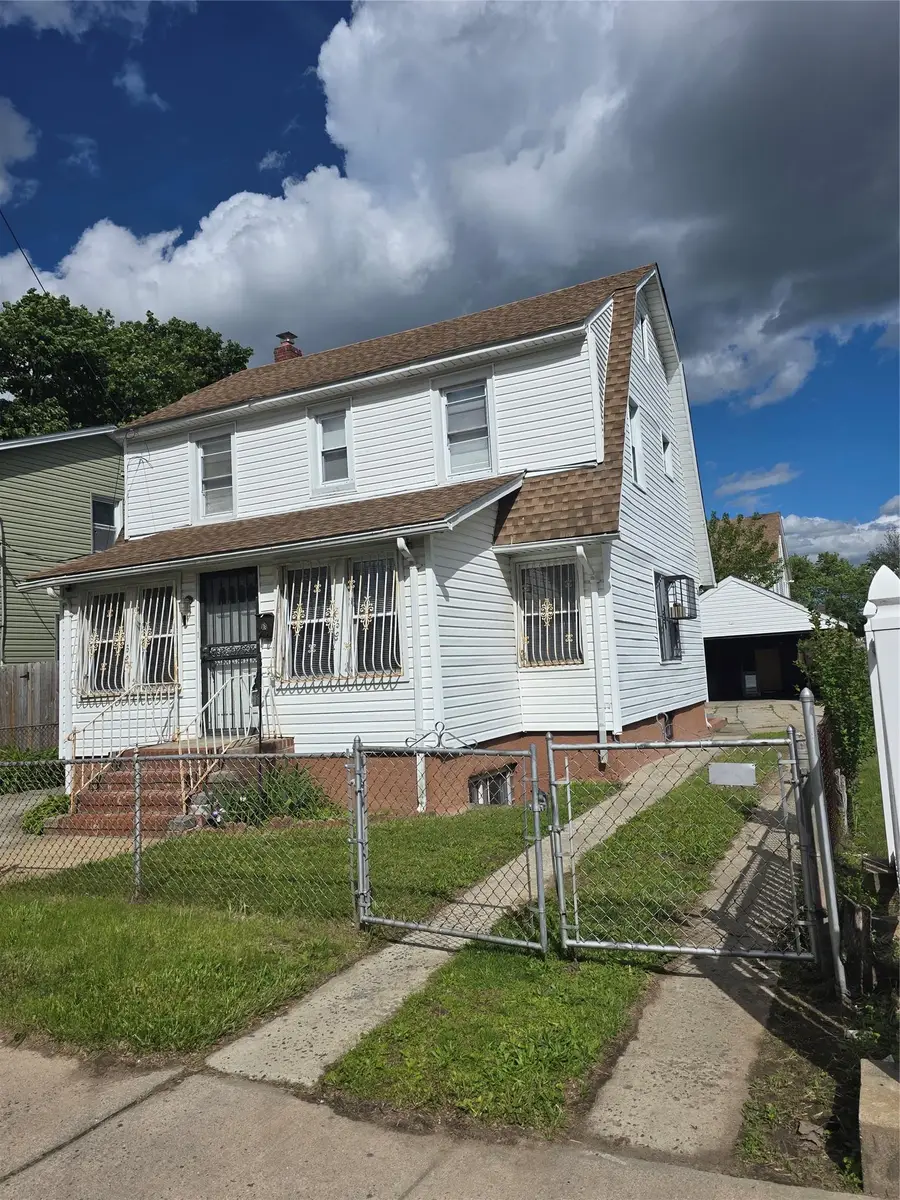 133-15 220 St, Springfield Gardens, NY 11413 - Image #3