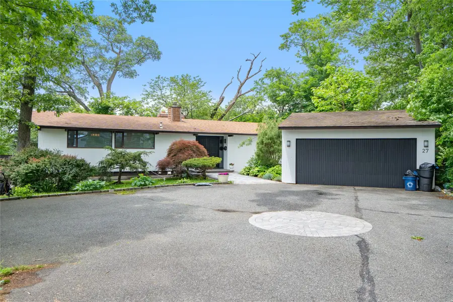 27 Parkway Drive, Roslyn Heights, NY 11577 - Image #2