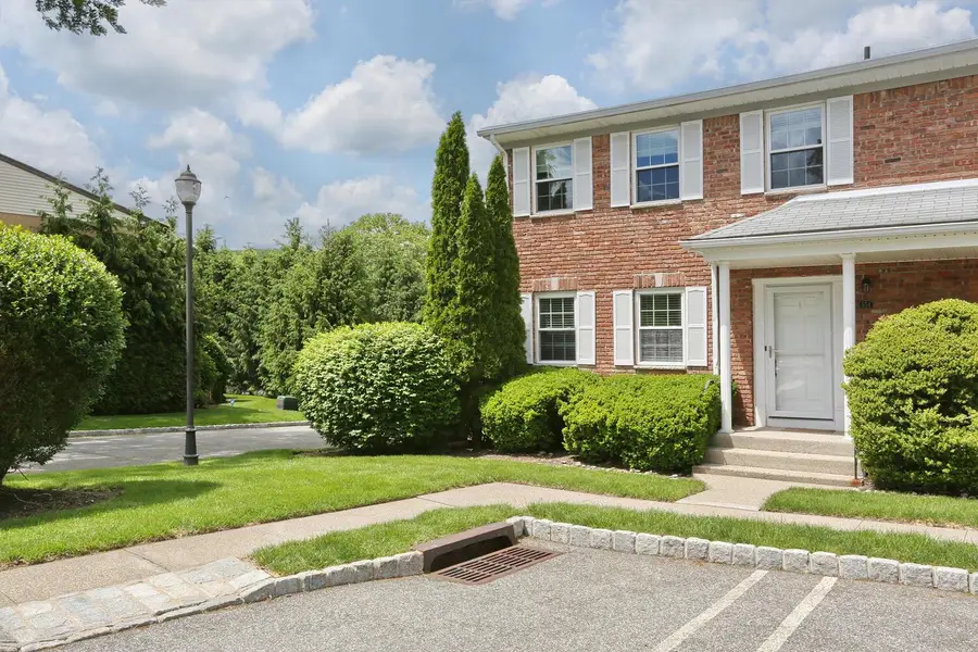 554 Kensico Court, Suffern, NY 10901 - Image #2