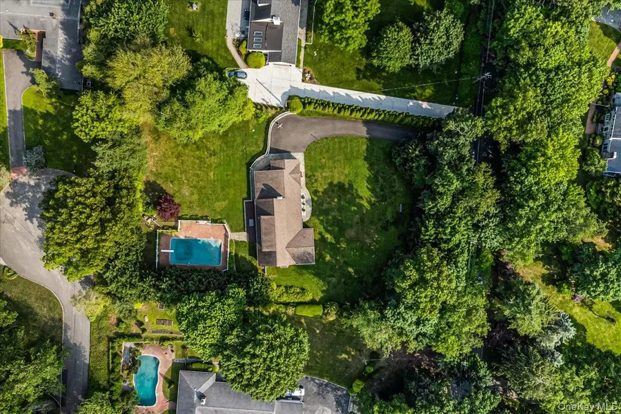 130 Sands Point Road, Sands Point, NY 11050 - Image #3