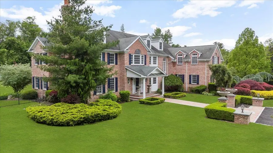 2 Pen Mor Drive, Muttontown, NY 11732 - Image #2