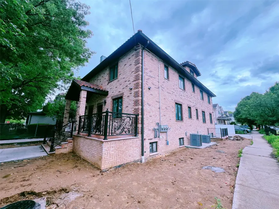 208-02 47th Avenue, Bayside, NY 11361 - Image #3