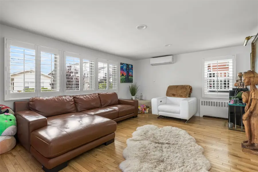 38 Kent Road, Island Park, NY 11558 - Image #2