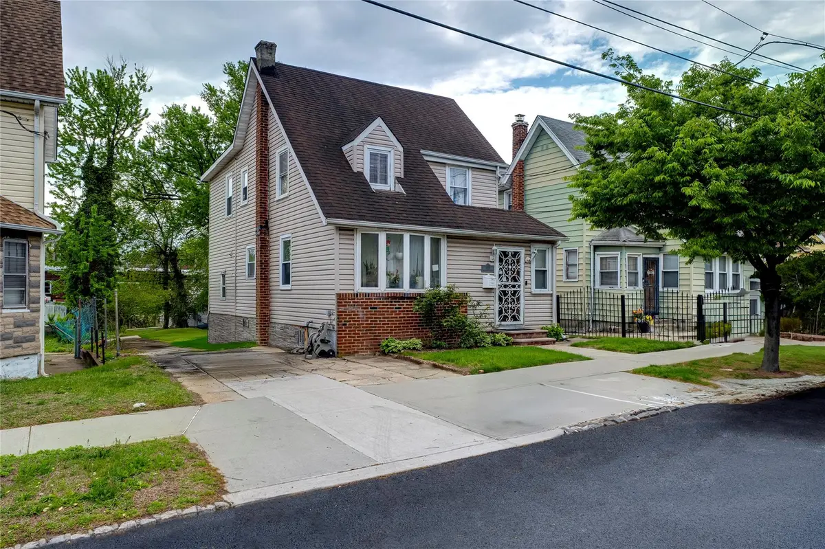 193-32 Williamson Avenue, Springfield Gardens, NY 11413 - Image #1