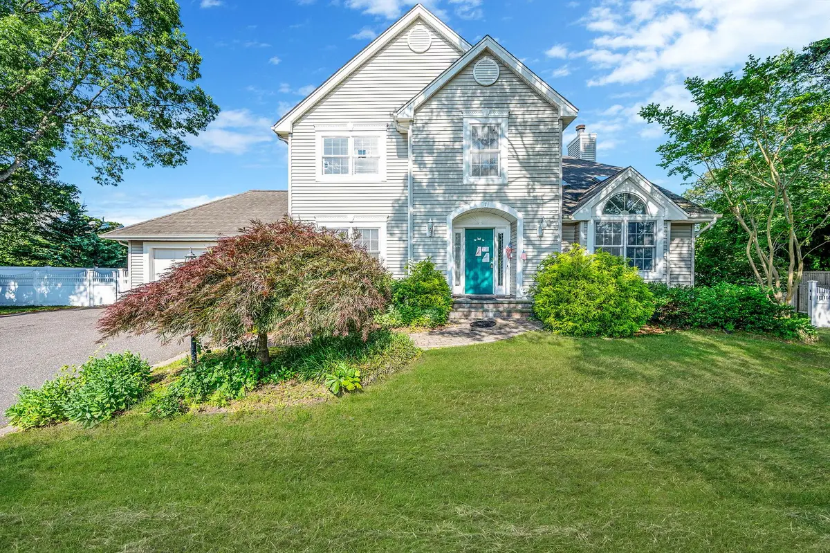 7 Dexter Street, Selden, NY 11784 - Image #1