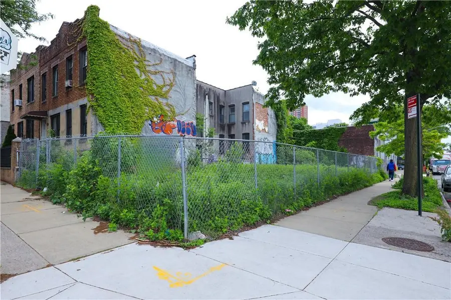 202 61st Street, Brooklyn, NY 11220 - Image #3