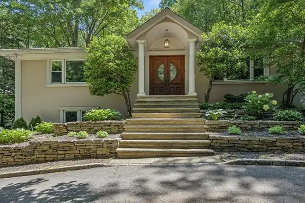 76 Stony Hollow Road, Centerport, NY 11721