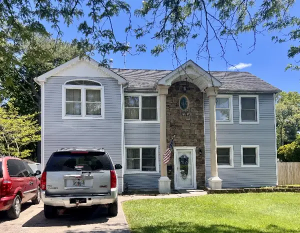 1609 N Thompson Drive, Bay Shore, NY 11706