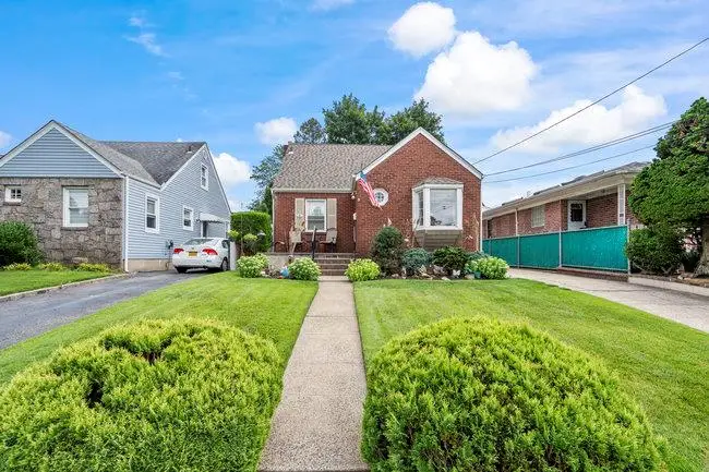 52 Legion Place, Malverne, NY 11565 - Image #2