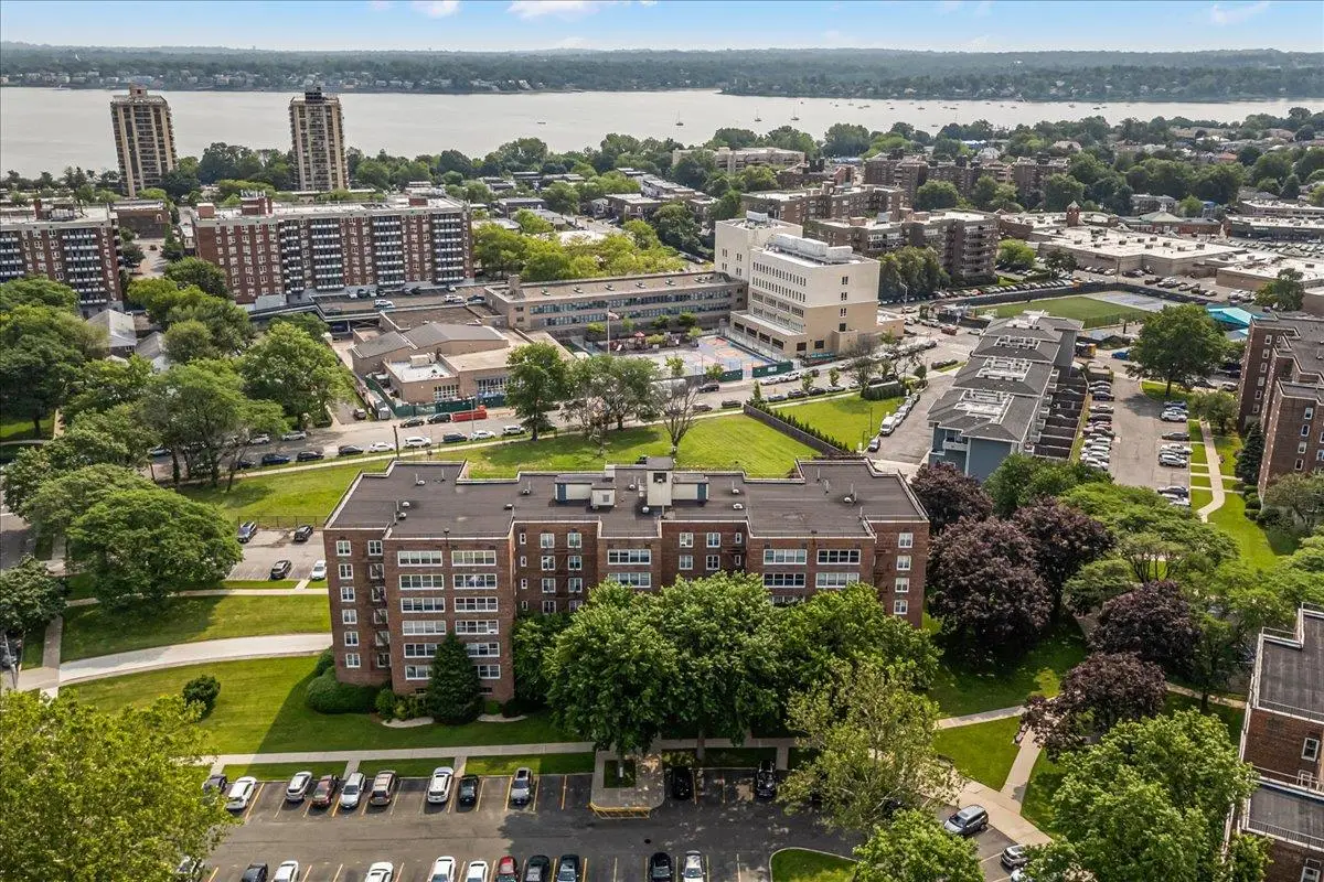 211-40 18th Avenue #1J, Bayside, NY 11360 - Image #1