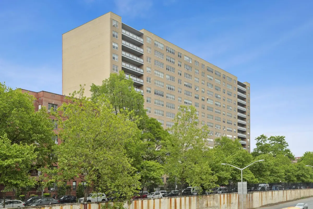 135 Ocean Parkway #17H, Brooklyn, NY 11218 - Image #1