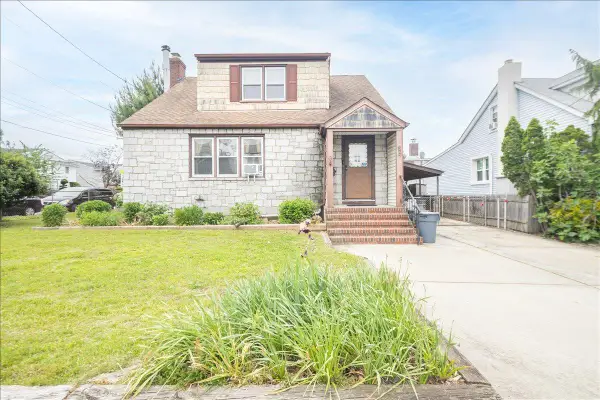 343 Franklin Avenue, Hewlett, NY 11557