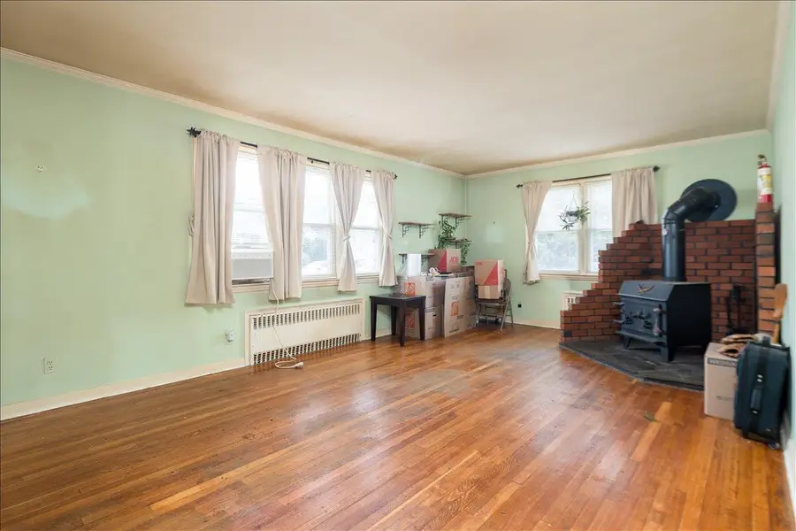 343 Franklin Avenue, Hewlett, NY 11557 - Image #3