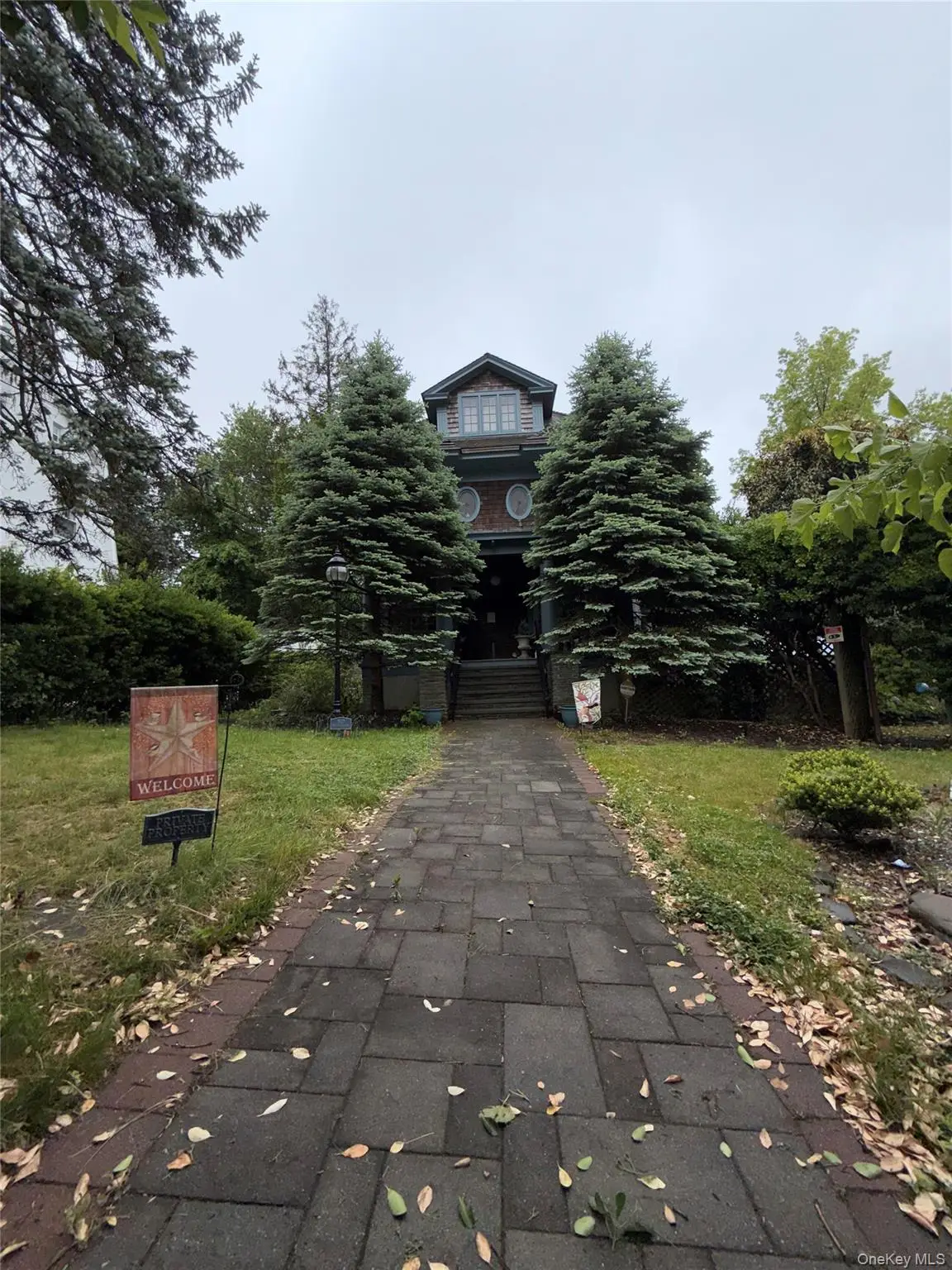 20 Ridge Road, Douglaston, NY 11363 - Image #1