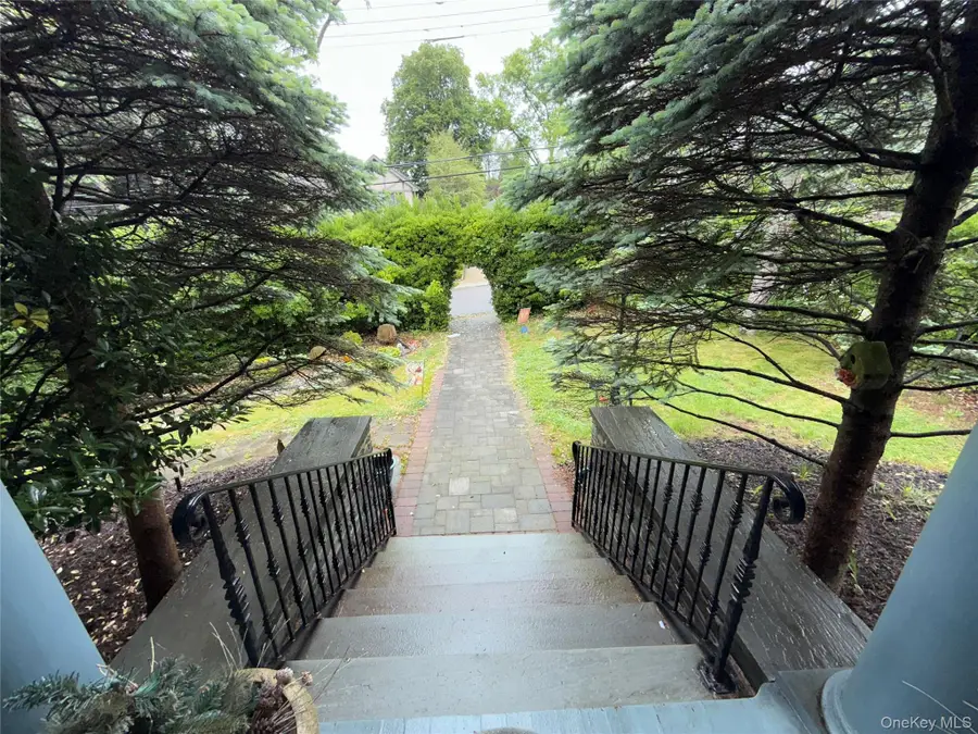 20 Ridge Road, Douglaston, NY 11363 - Image #3