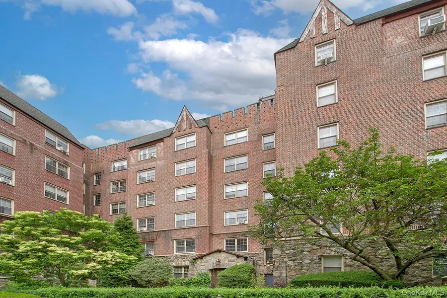 151 Centre Avenue #5D, New Rochelle, NY 10805 - Image #2