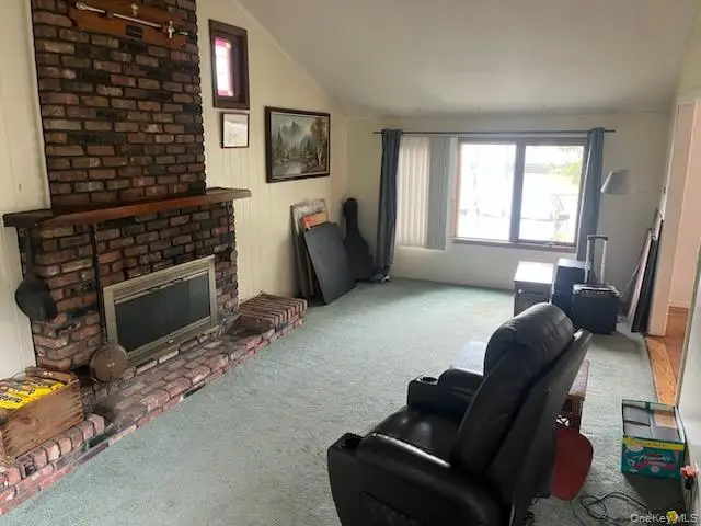 18 Bonnybill Drive, Centereach, NY 11720 - Image #2