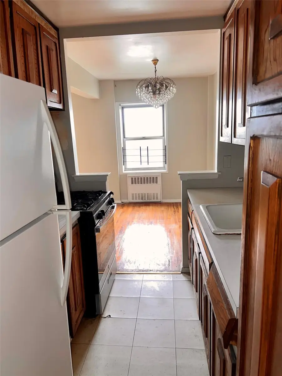 415 Gramatan Avenue #5D, Mount Vernon, NY 10552 - Image #2