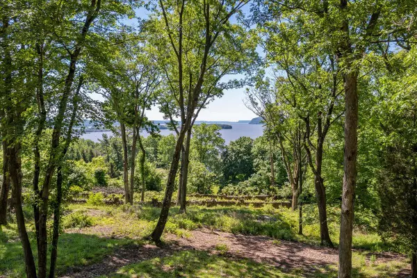 8 Prickly Pear Hill Road, Croton-on-Hudson, NY 10520