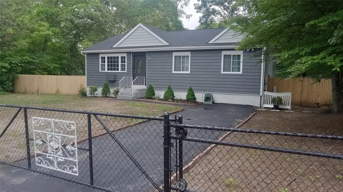 34 Park Lane, Medford, NY 11763 - Image #1