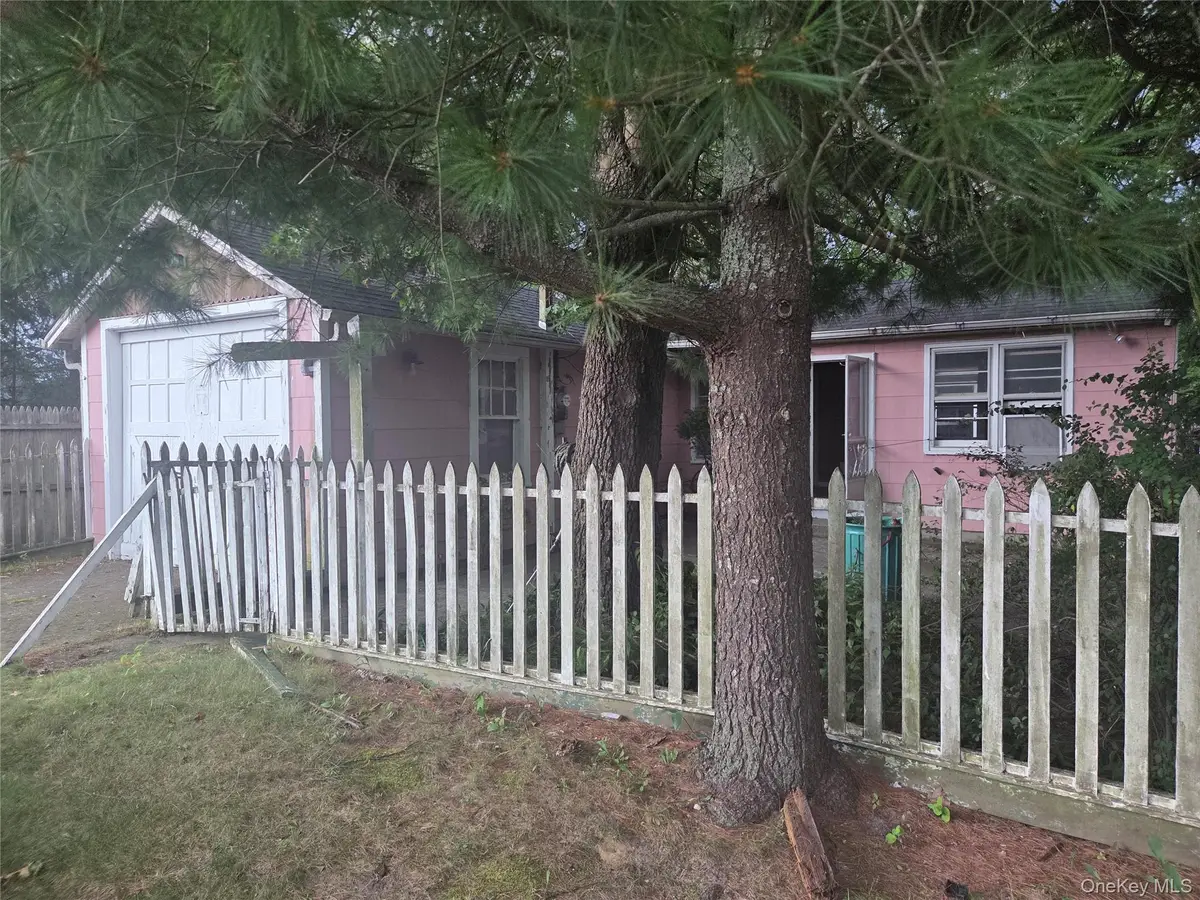 1750 Peconic Bay Boulevard, Laurel, NY 11948 - Image #1