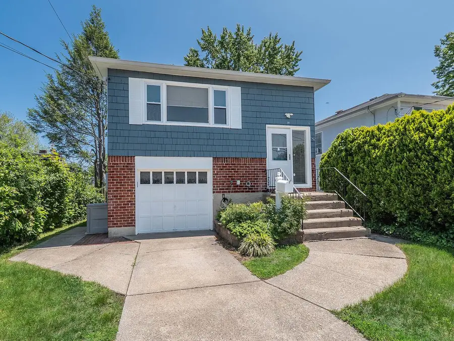 14 Marwood Road S, Port Washington, NY 11050 - Image #2