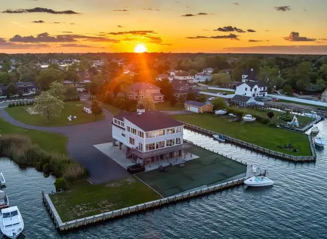 200 Clocks Boulevard, Massapequa, NY 11758 - Image #3