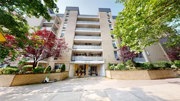 142-20 84th Drive #3K, Briarwood, NY 11435