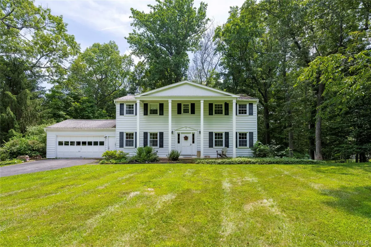 20 Woodcrest Drive, Hopewell Junction, NY 12533 - Image #1