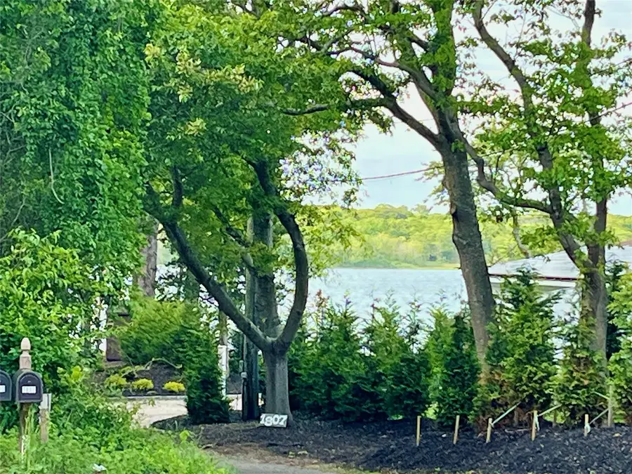 1818 County Road 39, Southampton, NY 11968 - Image #3