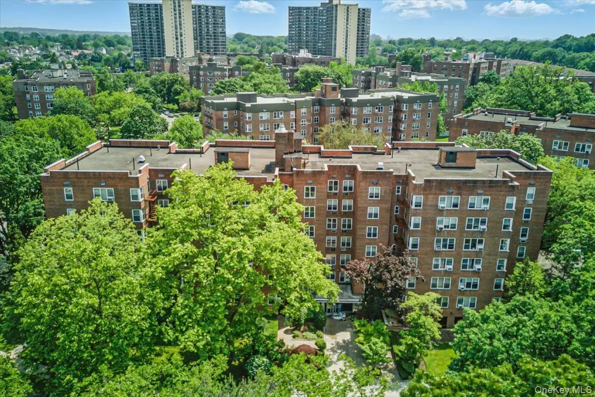 209-80 18 Avenue #4D, Bayside, NY 11360 - Image #1