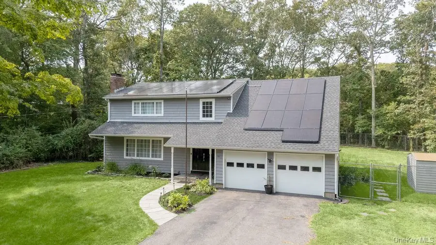 10 Trout Ponds Court, Brookhaven, NY 11719 - Image #2