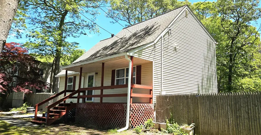 17 Erna Drive, Coram, NY 11727 - Image #2