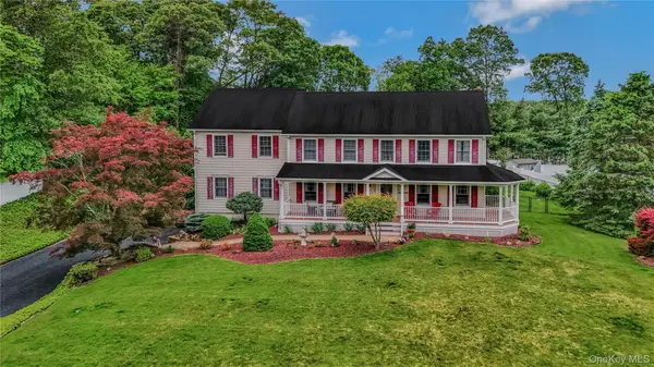 16 Abbey Lane, East Setauket, NY 11733