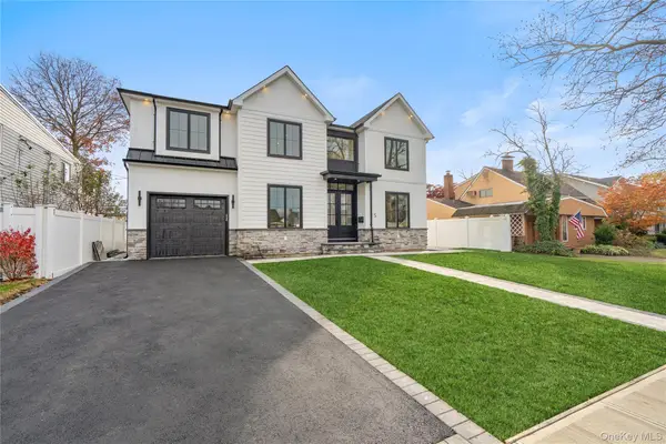 45 Mist Lane, Westbury, NY 11590