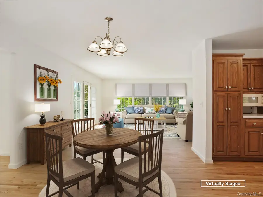 6 Huckleberry Lane E, Hampton Bays, NY 11946 - Image #3