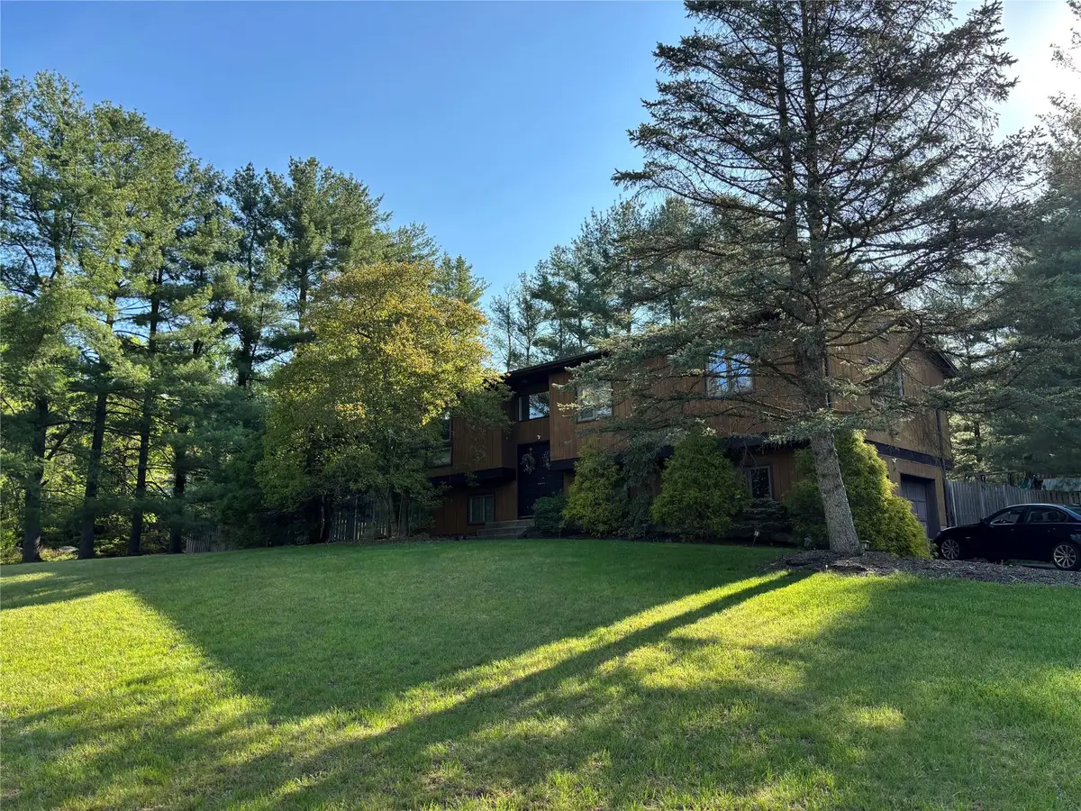 110 Robin Hood Lane, West Nyack, NY 10994 - Image #1