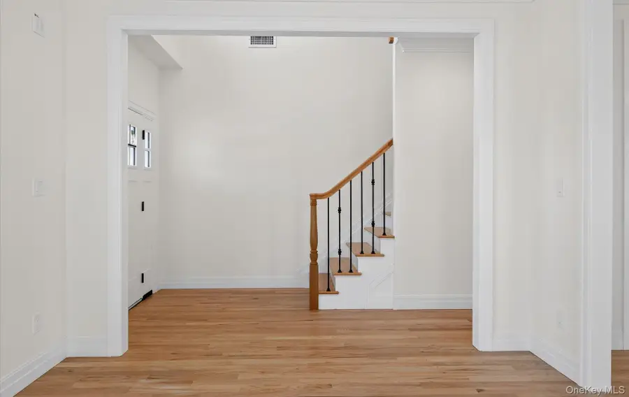 1116 Washington Place, Baldwin Harbor, NY 11510 - Image #3