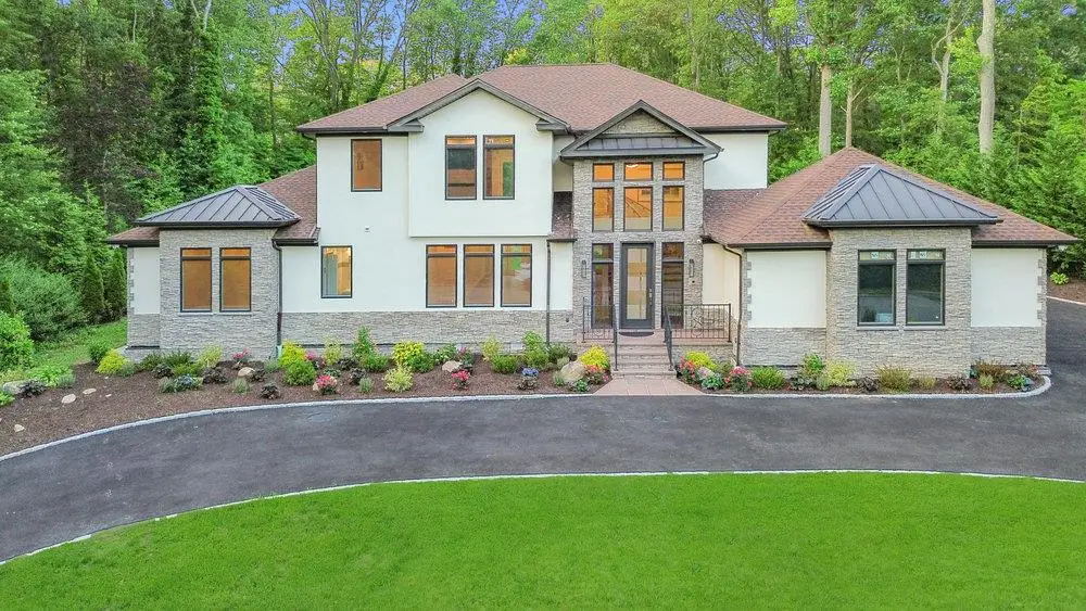 21 Arista Drive, Dix Hills, NY 11746 - Image #1