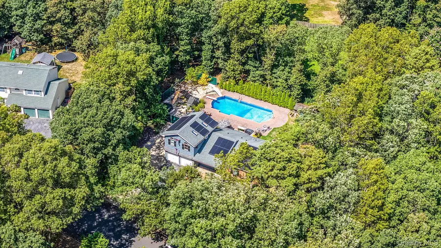 5 Hastings Drive, Ridge, NY 11961 - Image #2