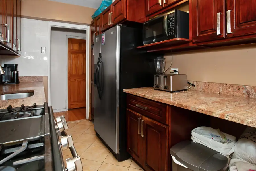 83-37 Saint James Avenue #2R, Elmhurst, NY 11373 - Image #2