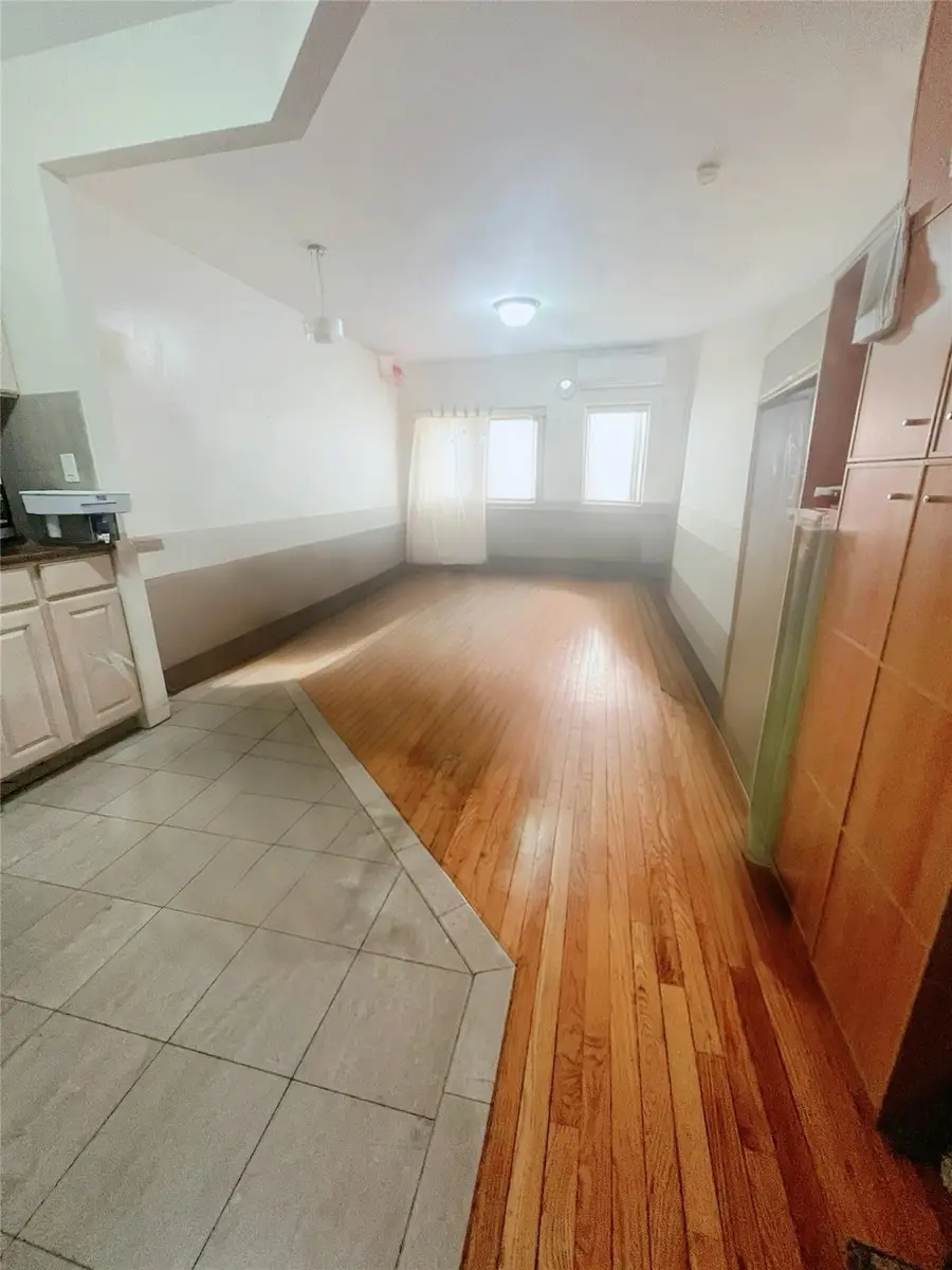 4231 Colden Street #R6C, Flushing, NY 11355 - Image #2