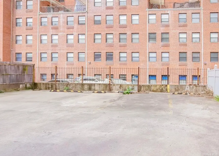 71-24 163rd Street #5A, Fresh Meadows, NY 11365 - Image #3