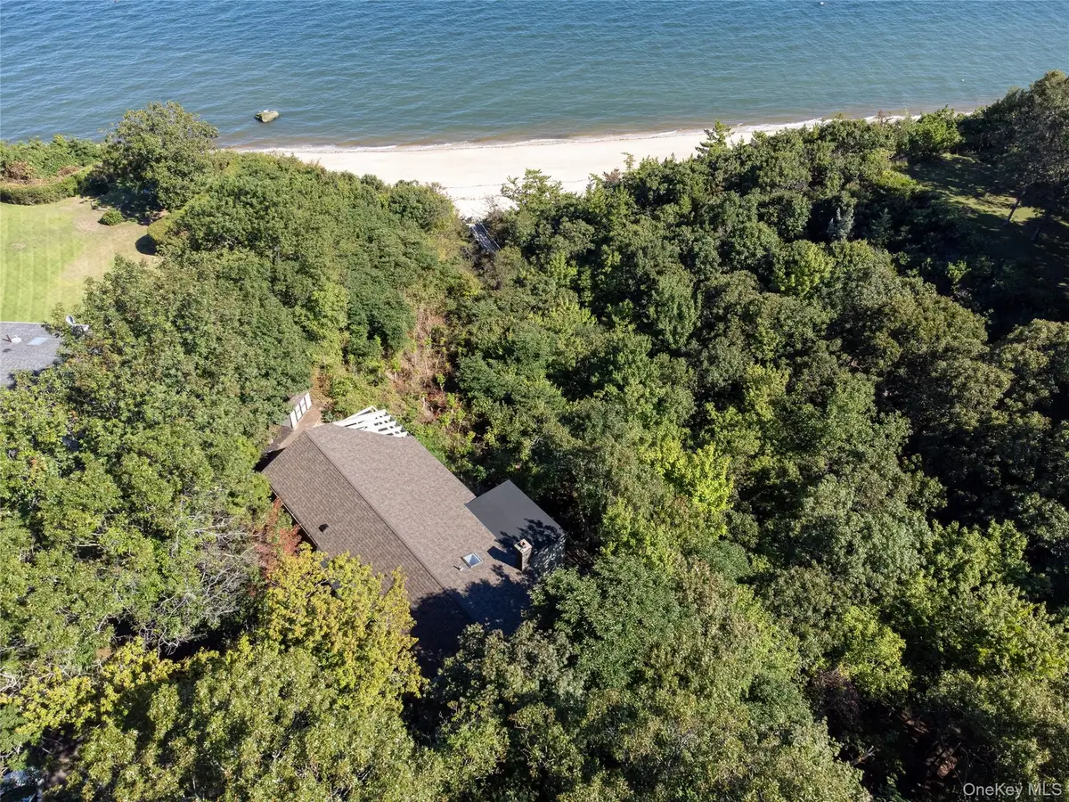 5 Colgate Court, Shoreham, NY 11786 - Image #1