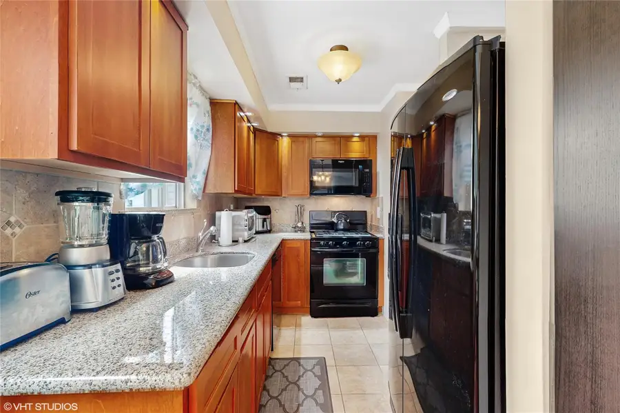 27 Grandview Avenue, Staten Island, NY 10303 - Image #3