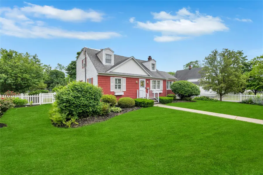 25 Hawthorne Avenue, Central Islip, NY 11722 - Image #2