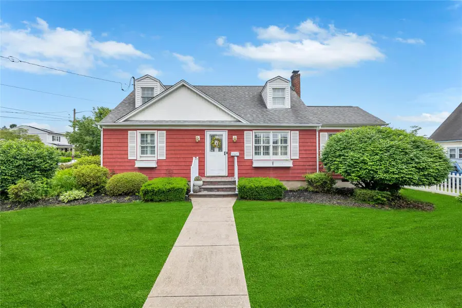 25 Hawthorne Avenue, Central Islip, NY 11722 - Image #3