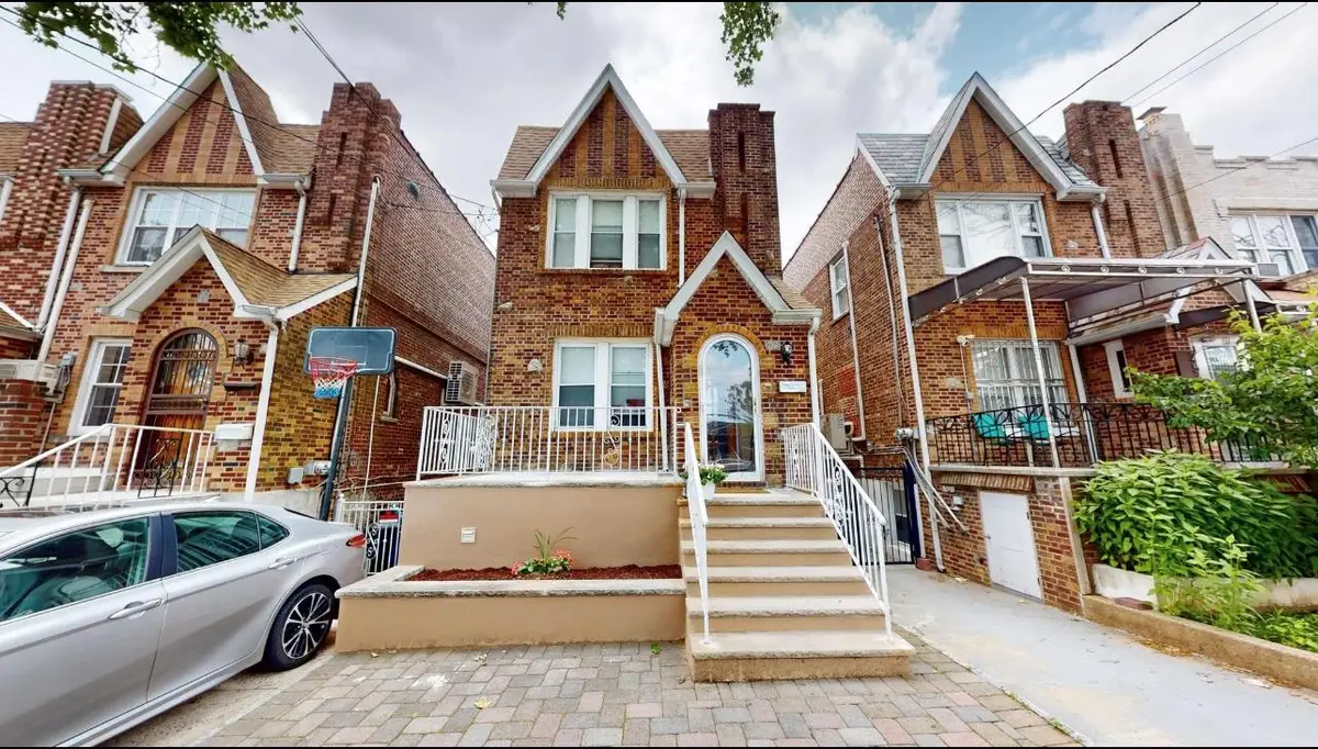 2547 Laconia Avenue, Bronx, NY 10469 - Image #1