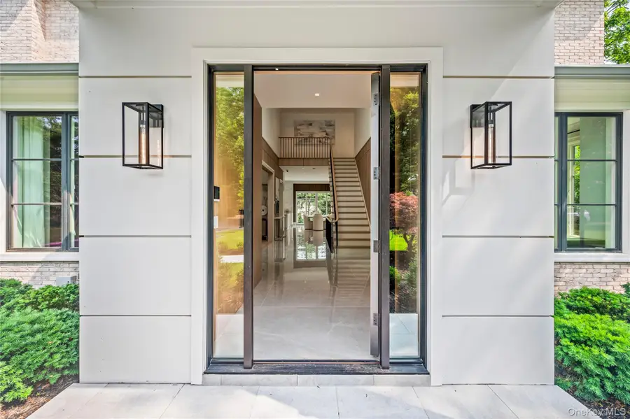 7 Mirrielees Road, Great Neck, NY 11021 - Image #2