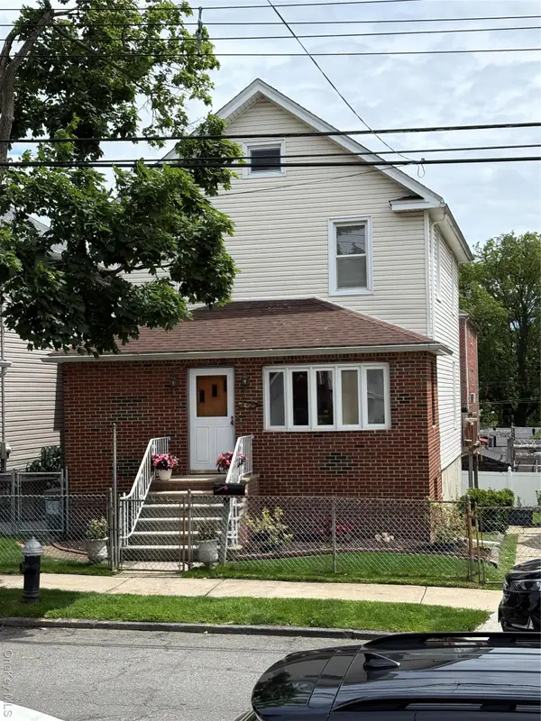 840 Hollywood Avenue, Bronx, NY 10465